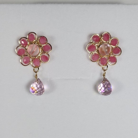 BEAUTIFUL FLOWER CRYSTAL DANGLE EARRINGS AURORA BOREAL PINK COLOR DROP BEAD CHIC - Picture 1 of 5
